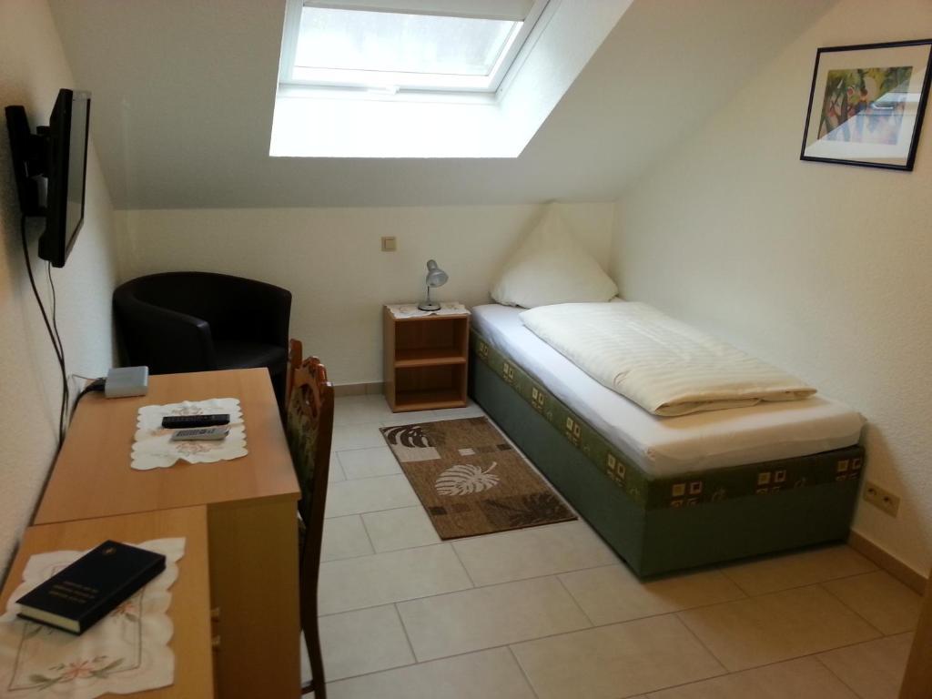 Single Room,1580334355:JPEG